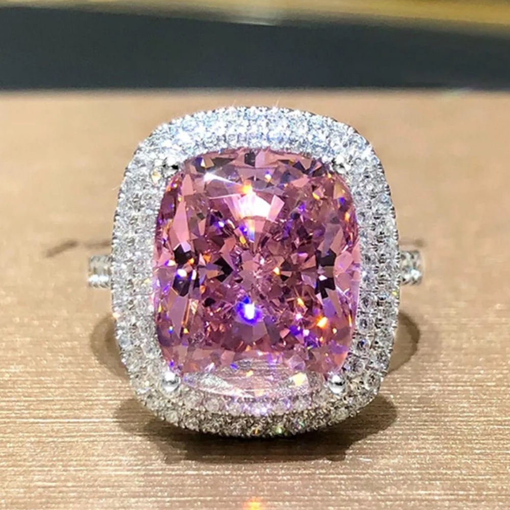 - WEDDING RING - Picture 1 of 7